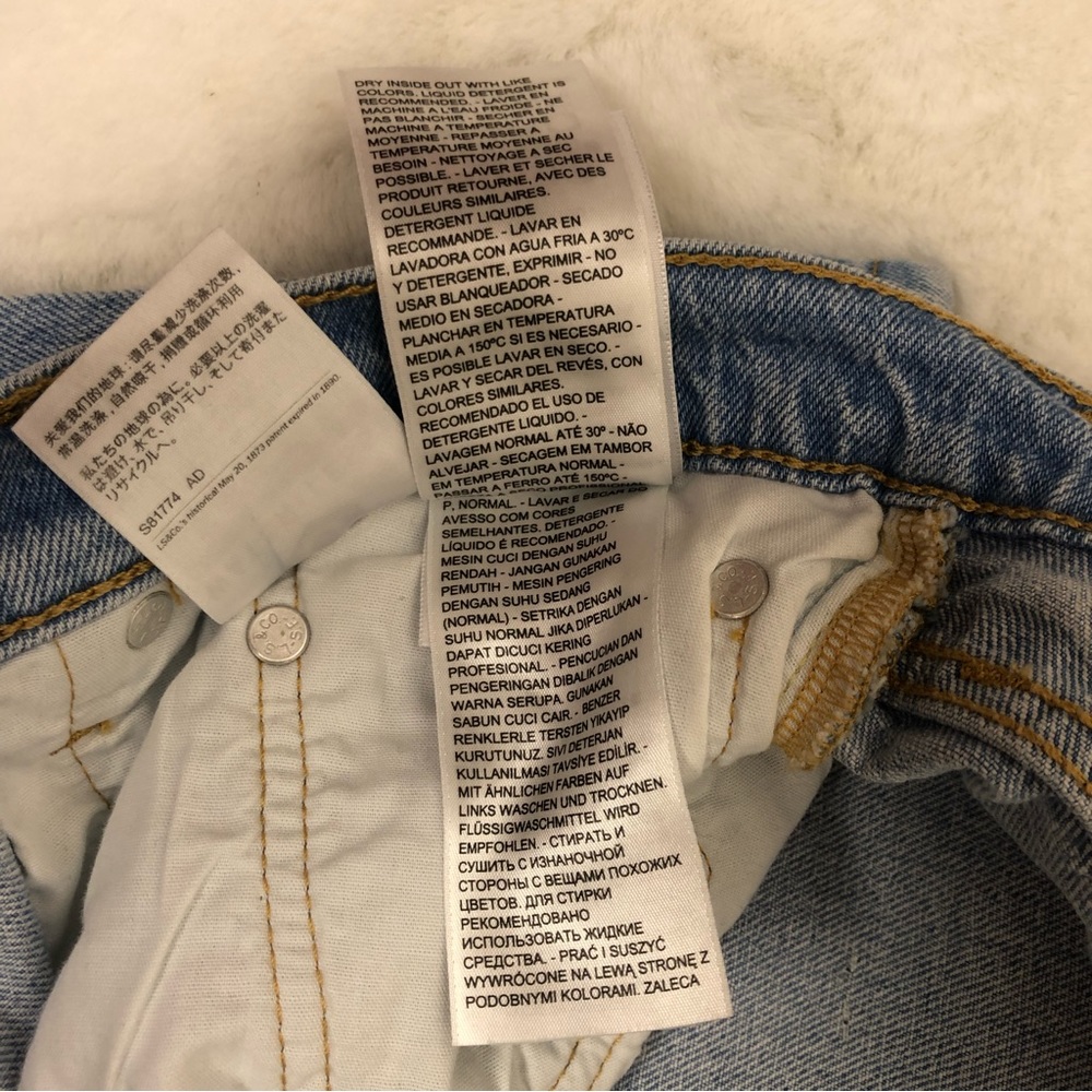 Levi’s 501 Cropped High Rise button Fly size 31 x 26 woman’s light blue wash - Picture 13 of 16